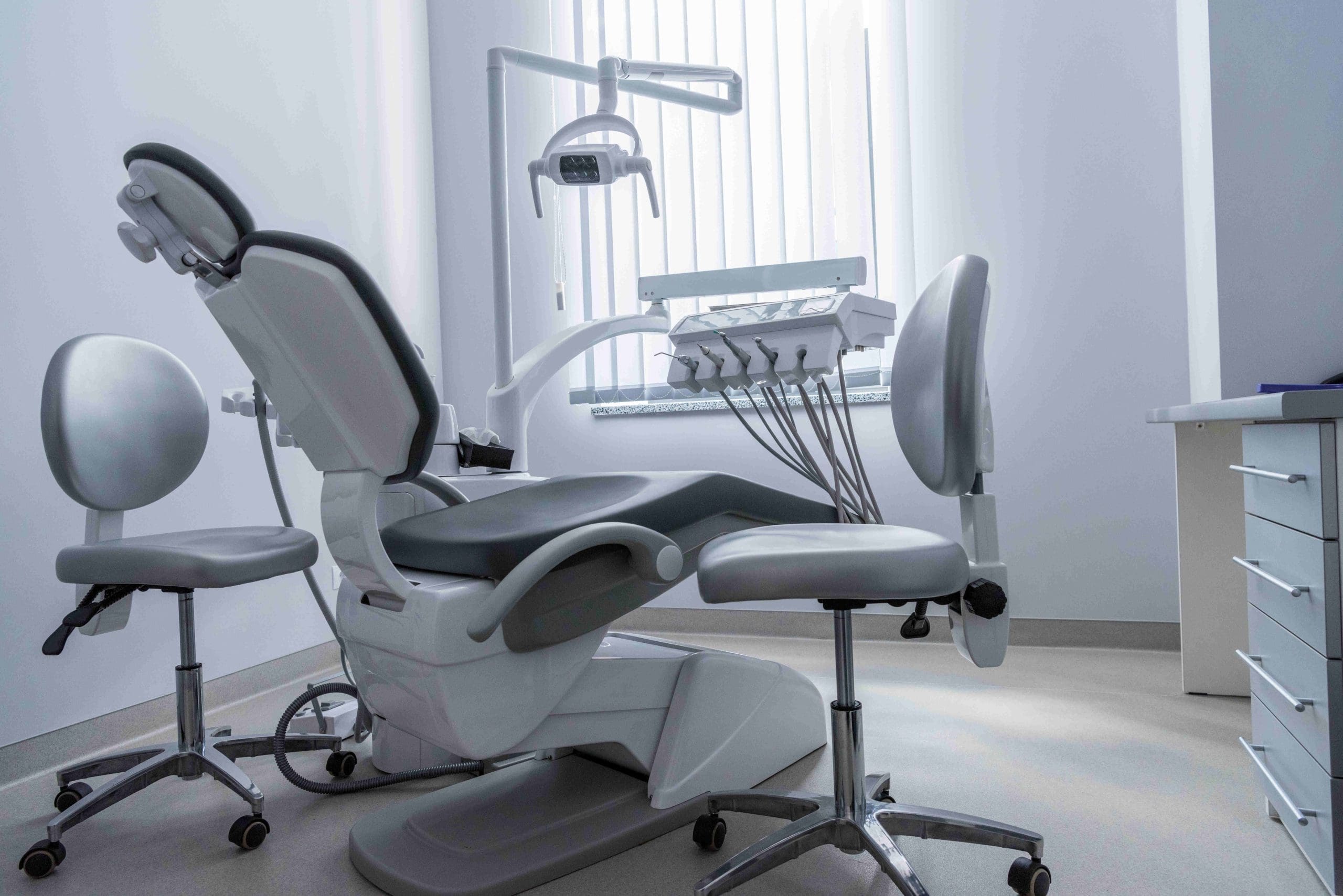 Finding the Best Emergency Dental Clinic Near Me: What to Look For